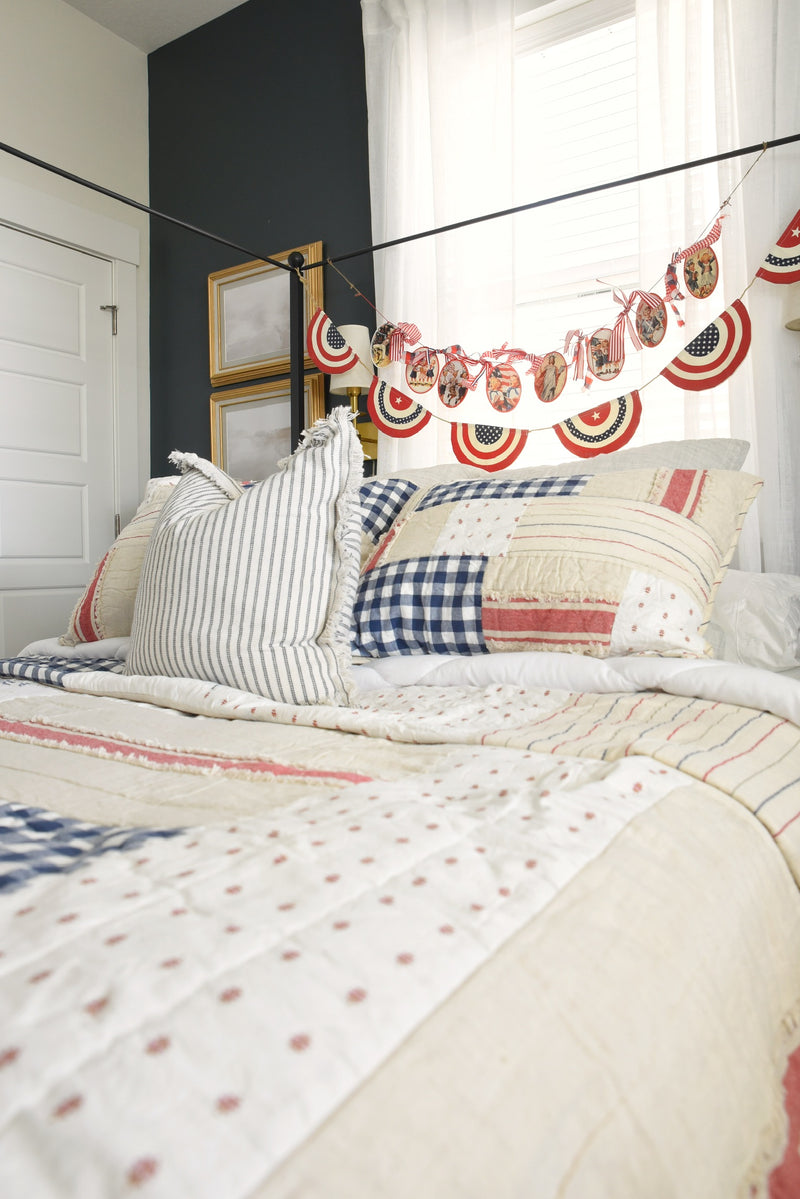*SALE!* Oval Americana Text Ornament