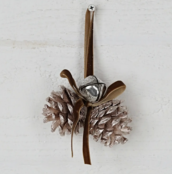 Champagne Gold Pinecones