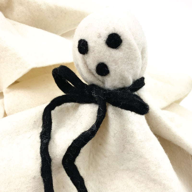 Hanging Felt Ghosts