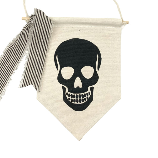 Skull <br>Pennant